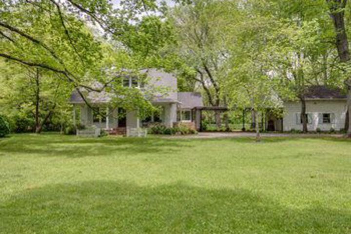 Image of 4BR Stunning Farmhouse by RedAwning