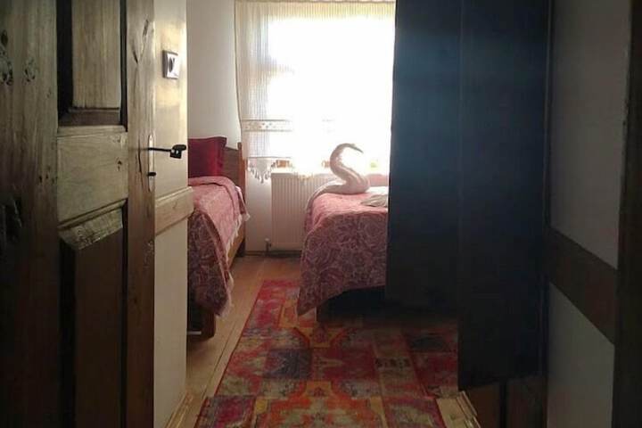 Room 12 of 39