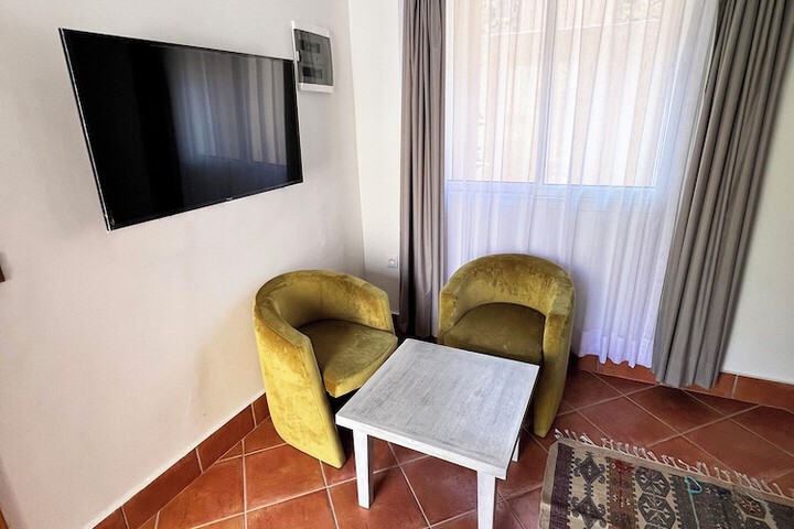 Room 11 of 46