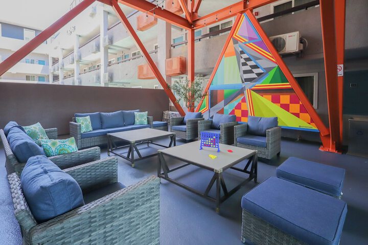 Lounge 39 of 42