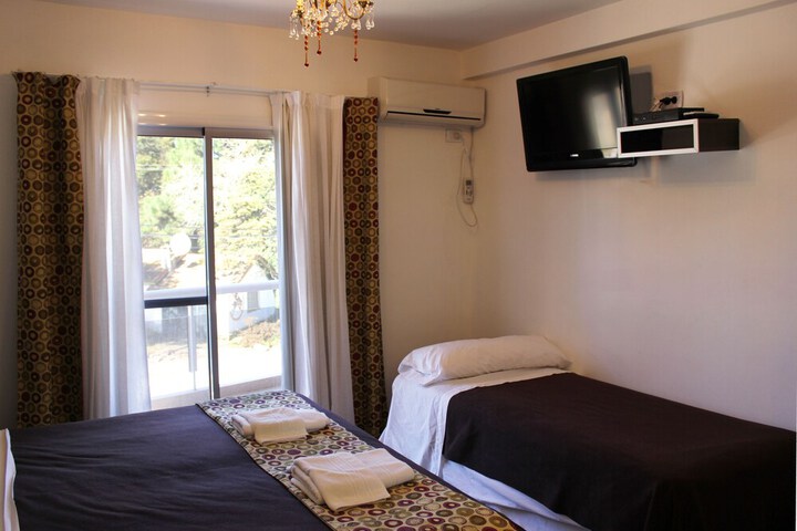 Room 8 of 97