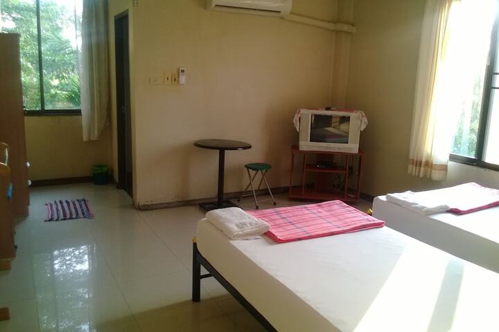 Room 4 of 14