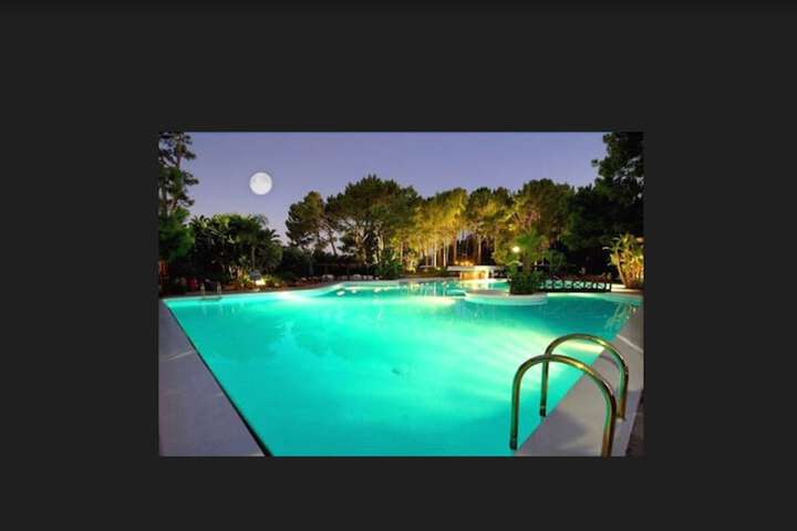 Hotel with Pool