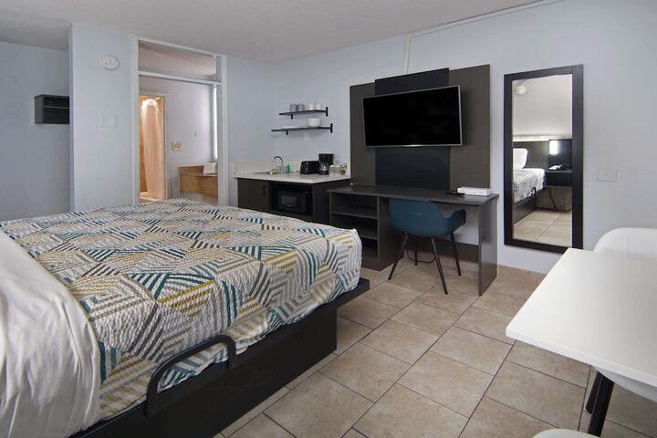 Room 20 of 39