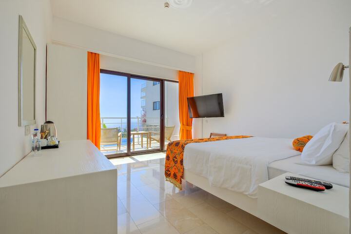 Room 46 of 112