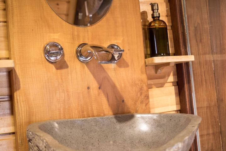 Room 106 of 160