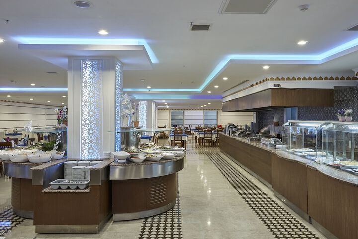 Dining 76 of 101