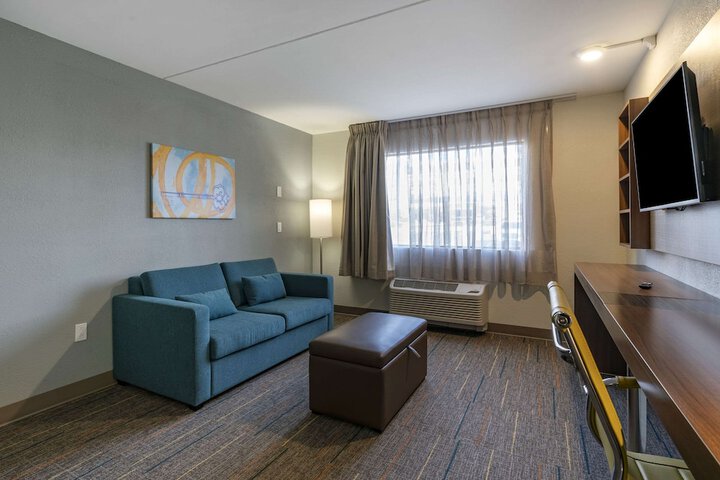 1 King Bed Suite (10 of 26)