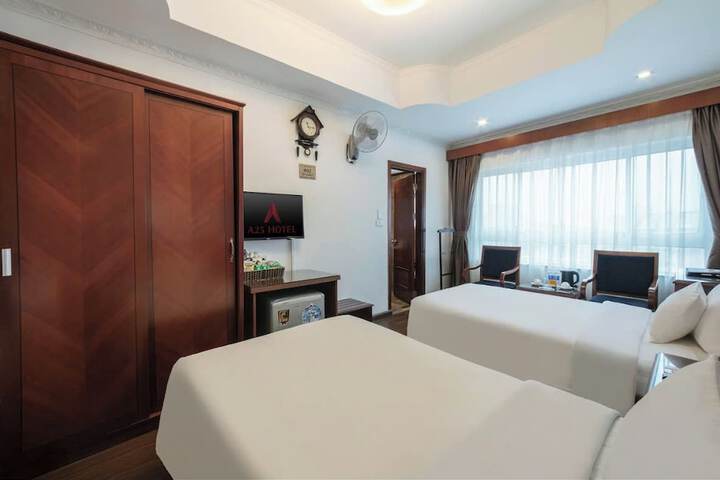 Room 7 of 25
