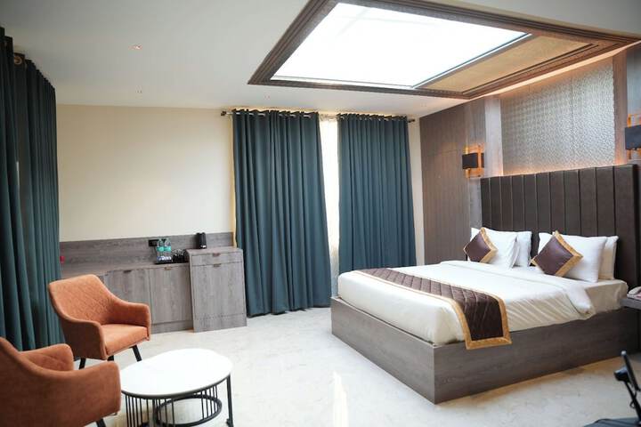 Room 12 of 39