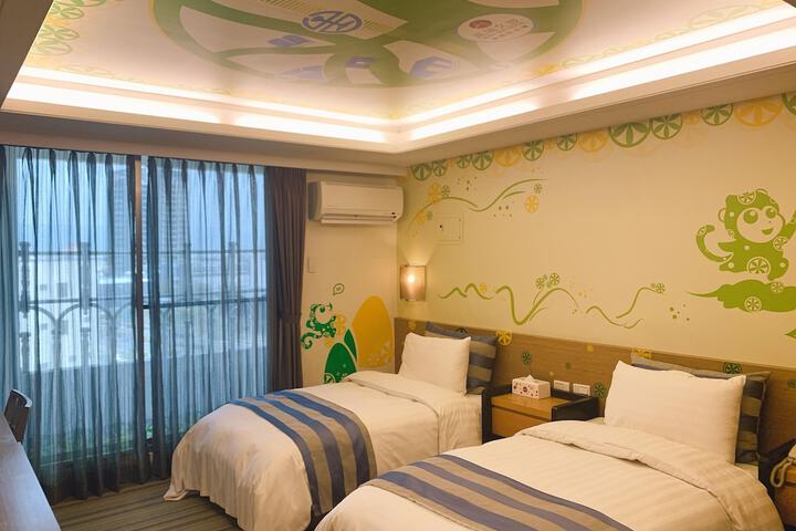 Room 7 of 30