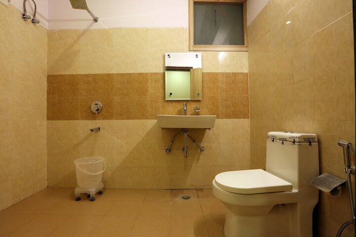Room 16 of 22