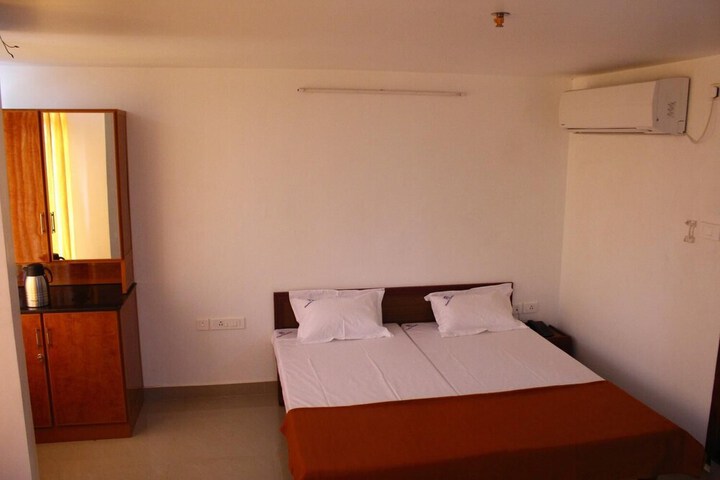 Room 12 of 39