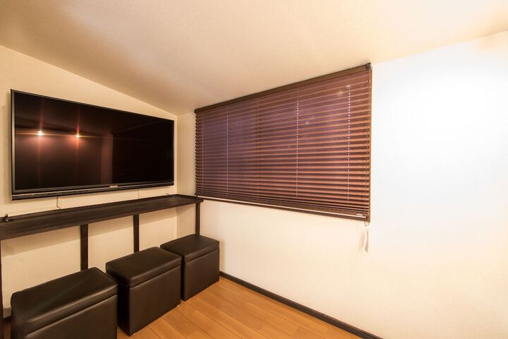 Room 17 of 35