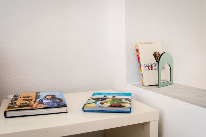 Room 3 of 9