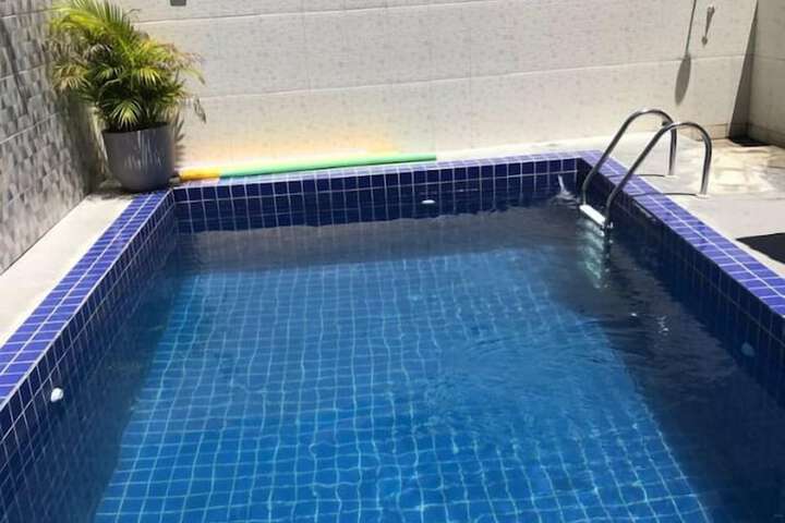 Pool 44 of 48