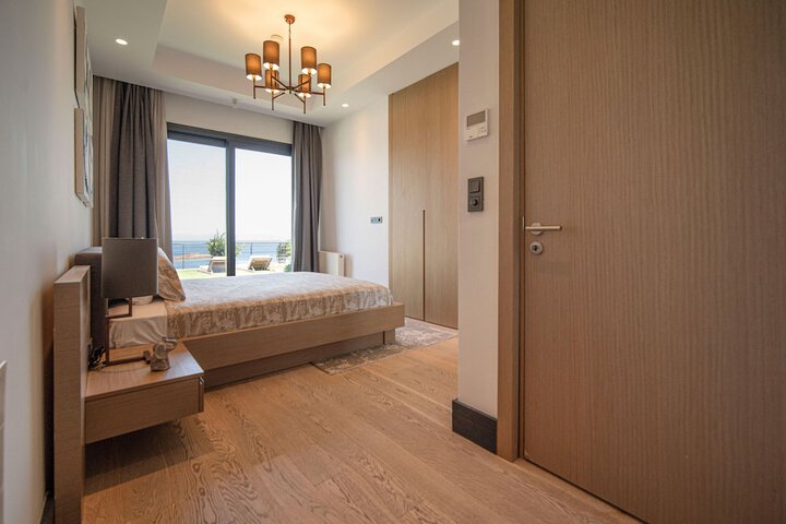Room 41 of 83