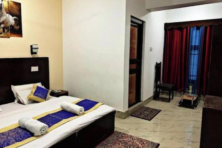Room 2 of 12