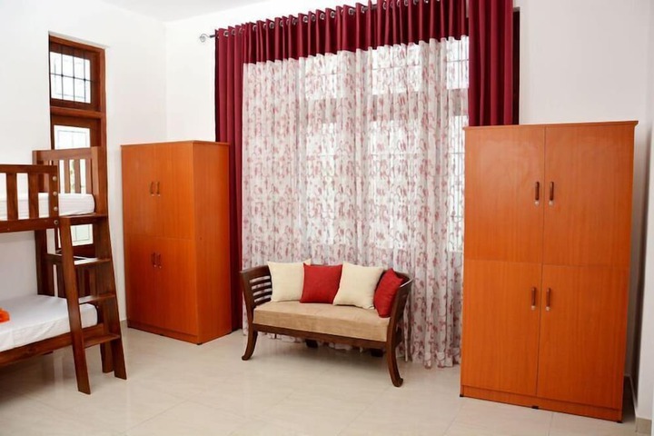 Room 8 of 23