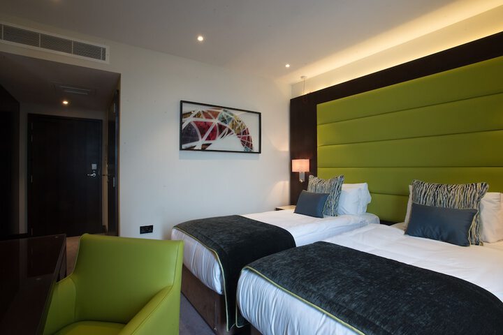 Room 34 of 95