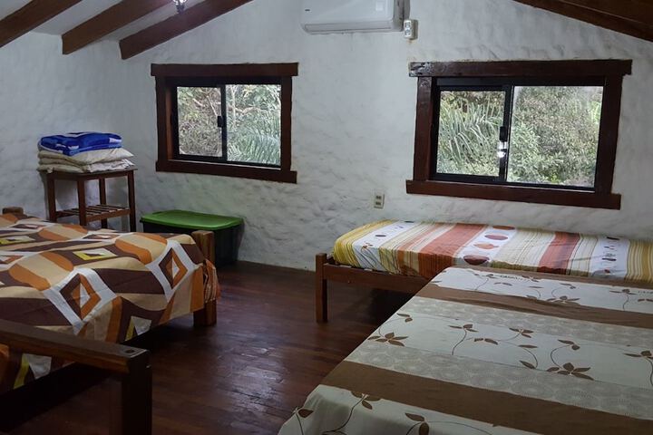 Room 4 of 18