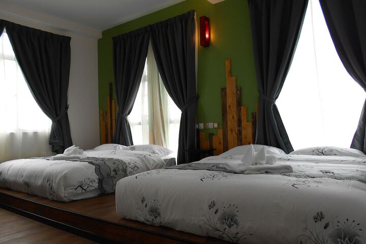 Room 12 of 51