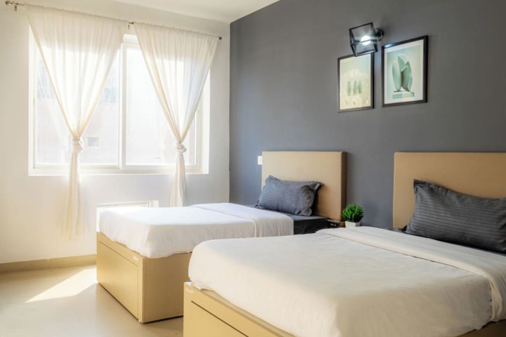 Room 2 of 36