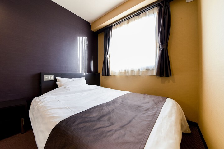 Room 28 of 81