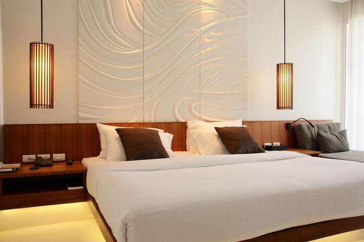 Room 4 of 128