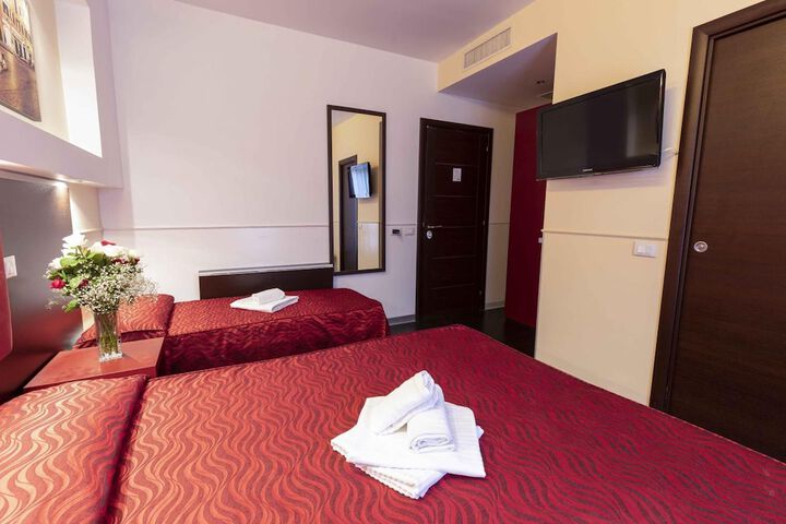 Room 12 of 34