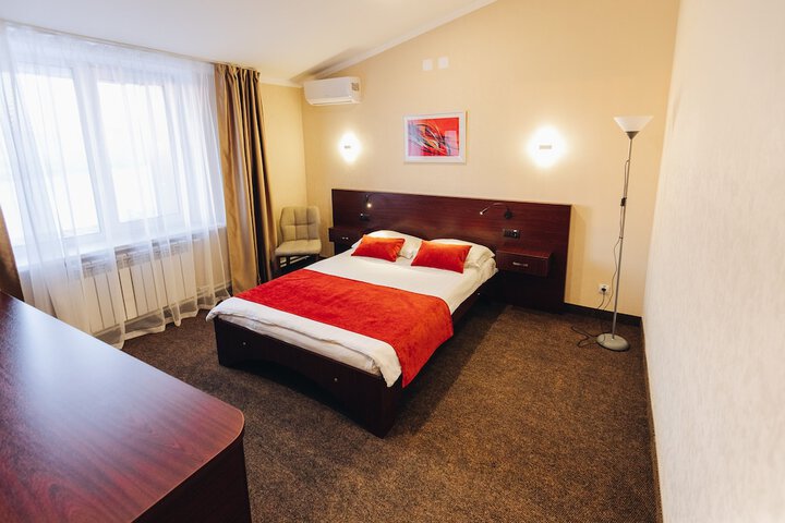 Room 6 of 39