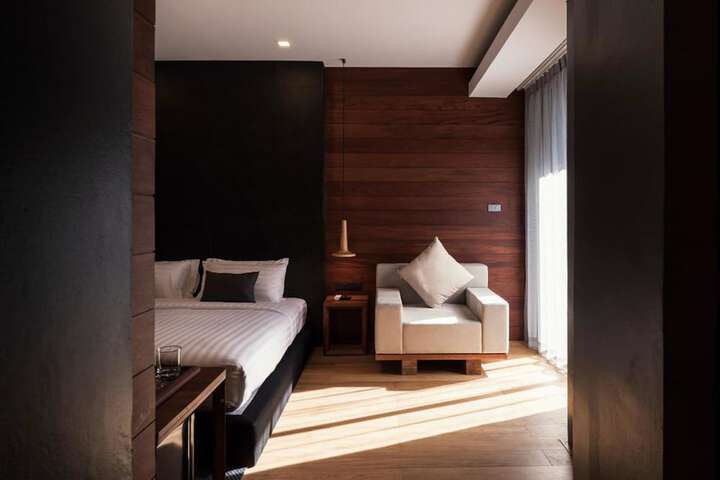 Room 28 of 67