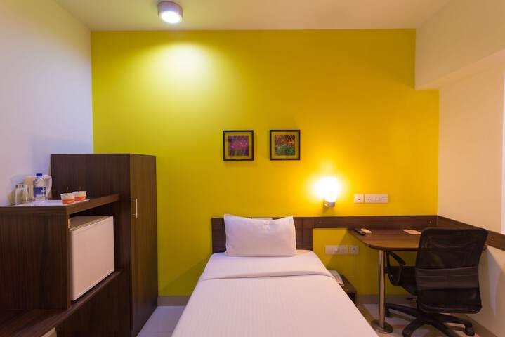 Room 13 of 48
