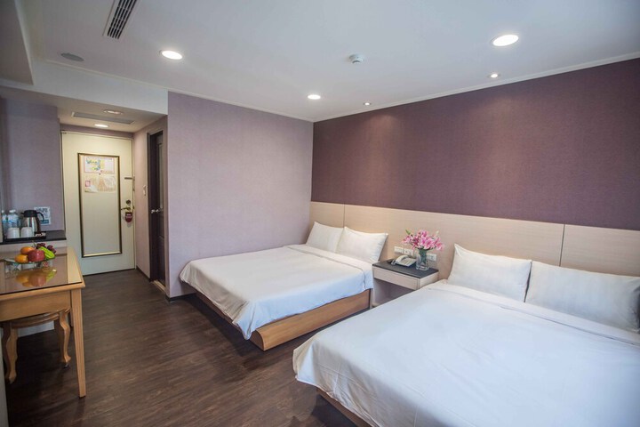 Room 10 of 35