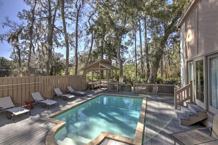 Pool 13 of 21
