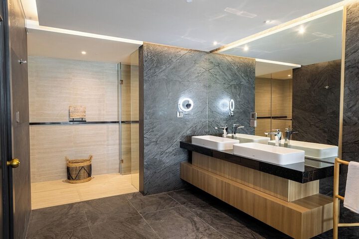 Clean Restrooms