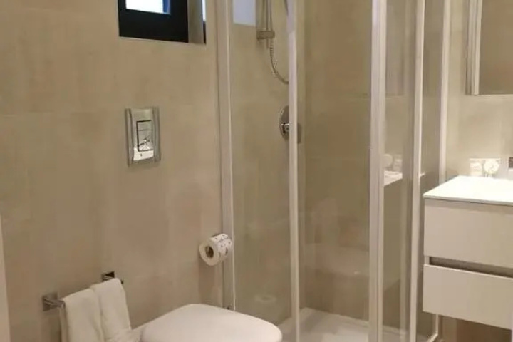 Room 7 of 10