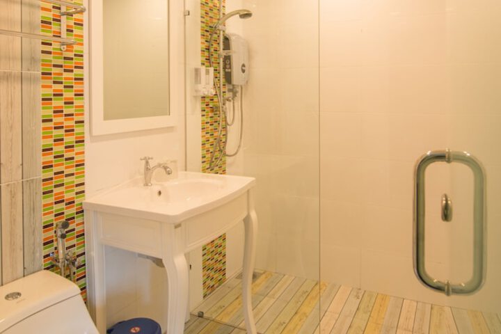 Room 19 of 28
