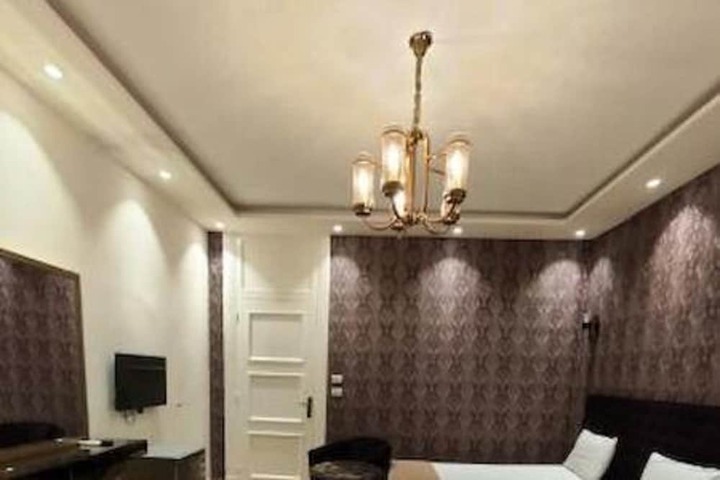 Room 3 of 74