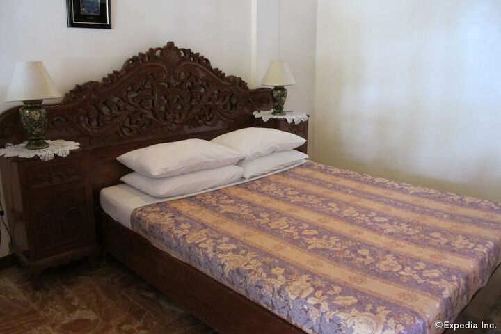 Room 5 of 99