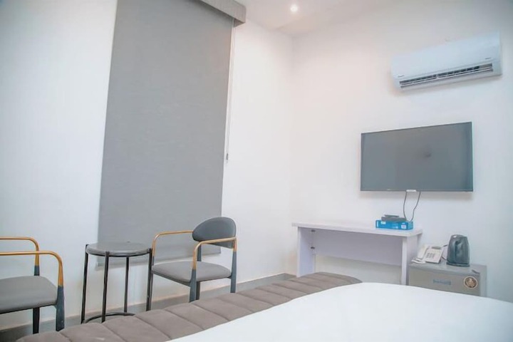 Room 12 of 35