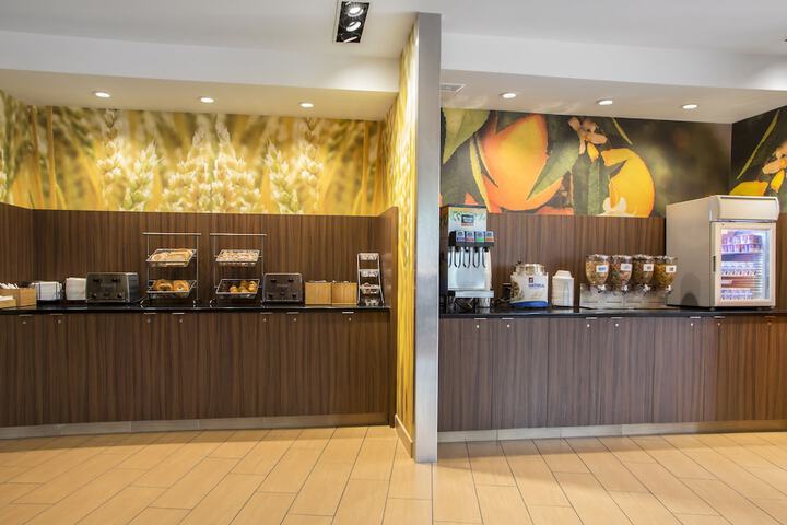 Breakfast area