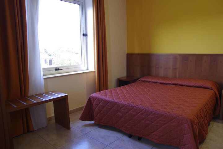 Room 30 of 64