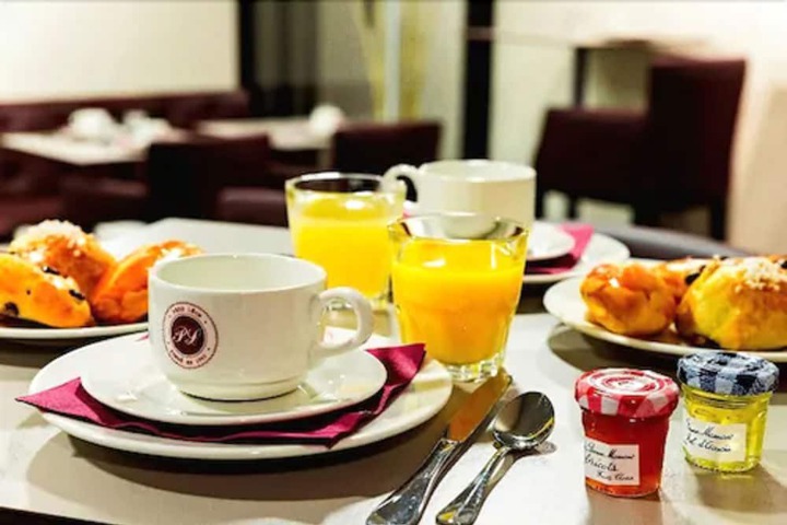 Breakfast area