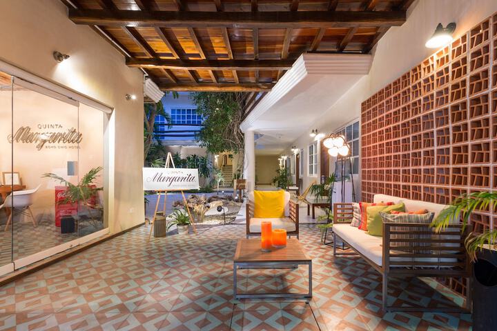 Entrance & Lobby