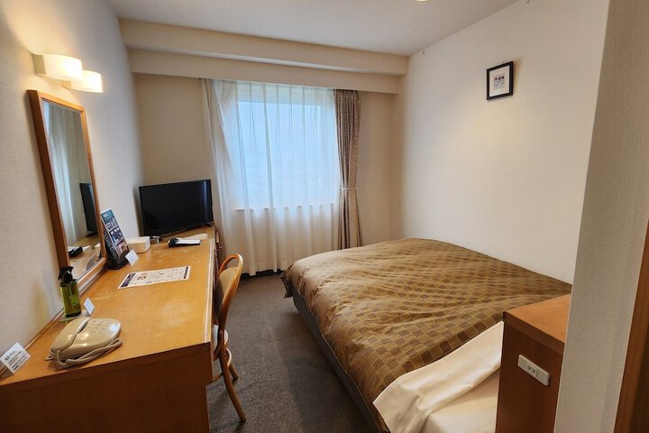 Room 12 of 62