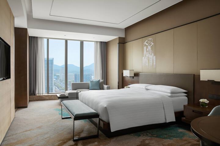 Room 10 of 63