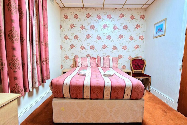Room 26 of 63