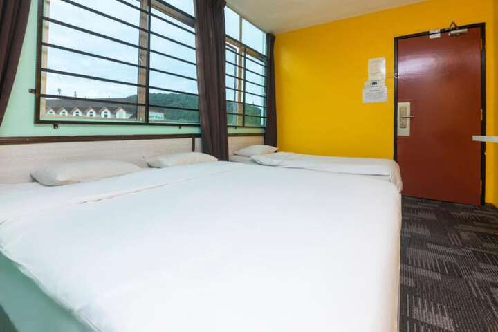 Room 13 of 19