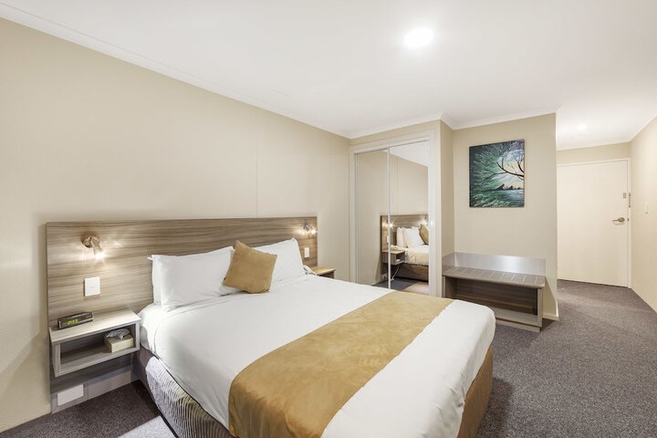 Room 15 of 39